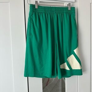 adidas Boys Basketball Shorts in Green Youth XL 18/20